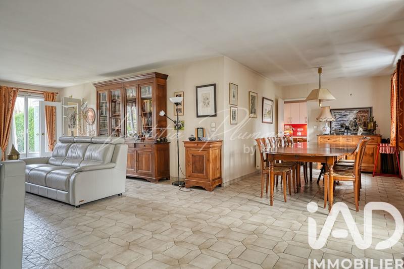 Maison - 200 m² - 7 pièces