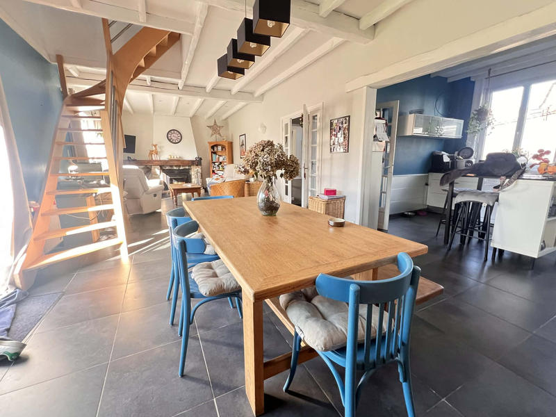 Maison - 140 m² - 6 pièces