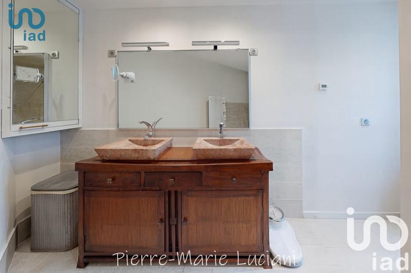 Maison - 200 m² - 5 pièces