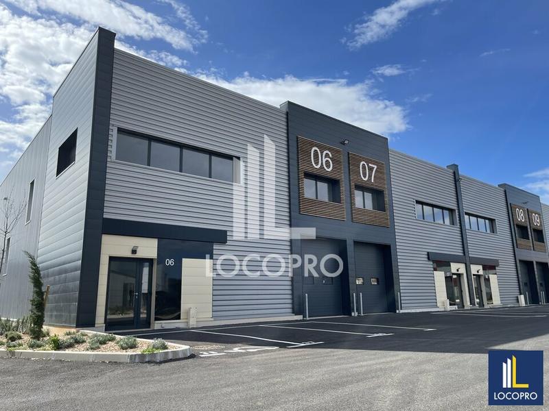 Local d'activité / Entrepôt - 266 m²