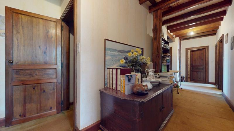 Maison traditionnelle - 280 m² - 8 pièces