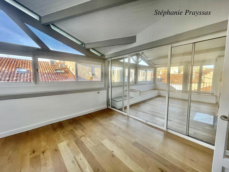 Appartement - 149 m² - 7 pièces