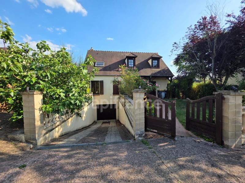 Maison - 220 m² - 8 pièces