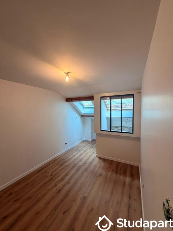 Chambre - 10 m² - 1 pièce