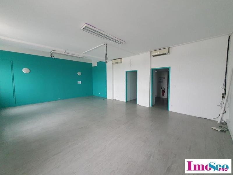 Bureau - 142 m²