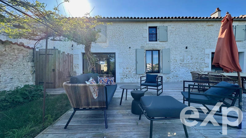 Maison - 207 m² - 9 pièces