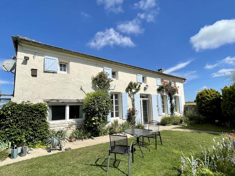 Maison de campagne - 231 m² - 10 pièces