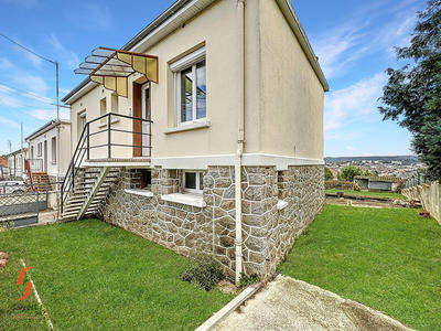 Maison - 94 m² - 4 pièces
