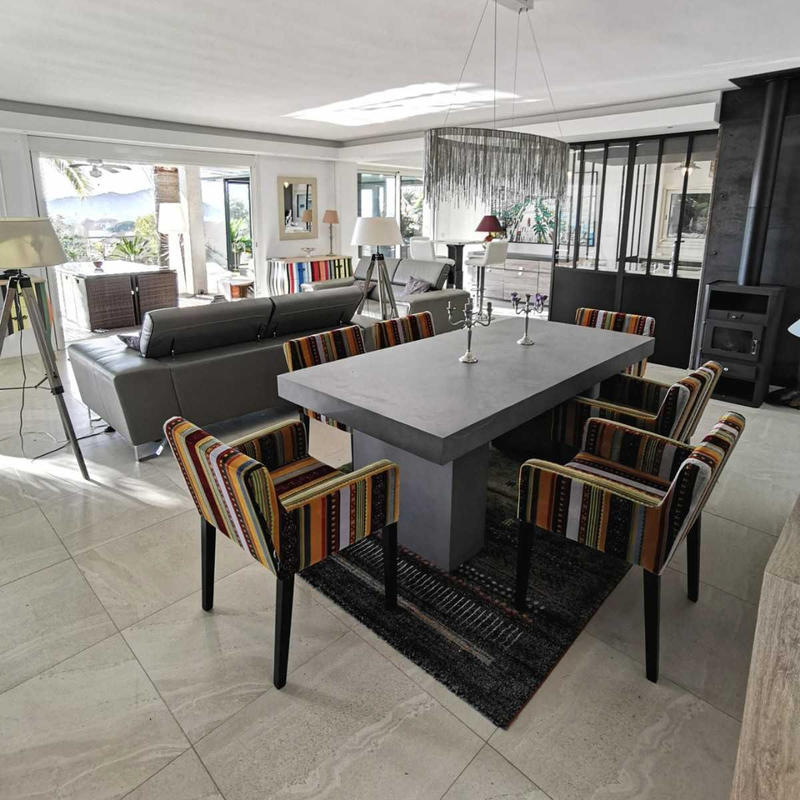 Maison - 200 m² - 7 pièces