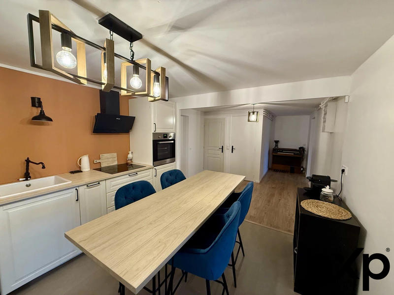 Maison - 265 m² - 12 pièces