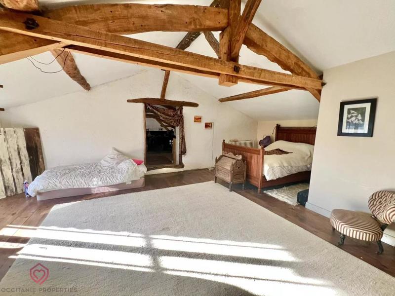 Corps de ferme - 260 m² - 10 pièces