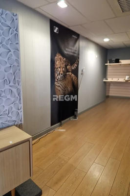 Local commercial - 182 m²