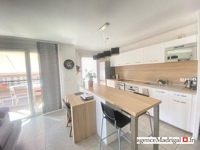 Appartement - 90 m² - 4 pièces