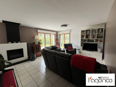 Maison traditionnelle - 163 m² - 6 pièces