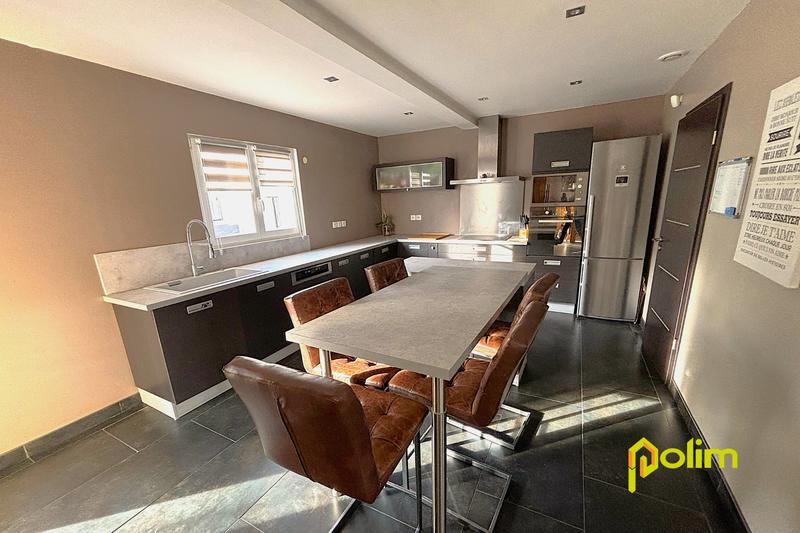 Maison - 181 m² - 6 pièces