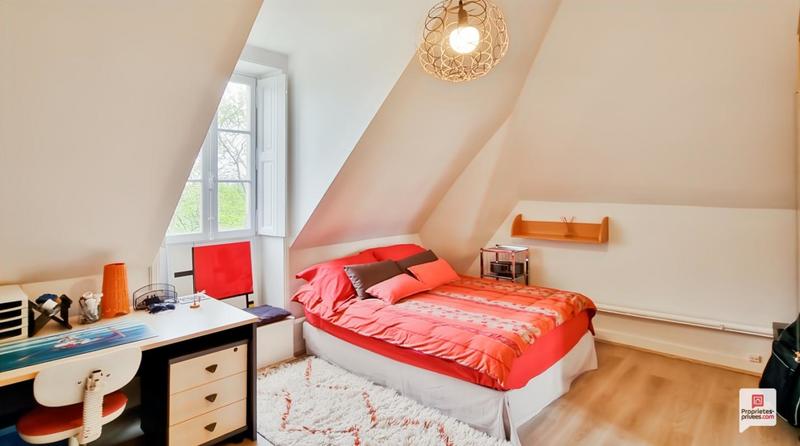 Demeure - 320 m² - 12 pièces