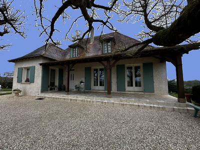 Maison traditionnelle - 154 m² - 6 pièces