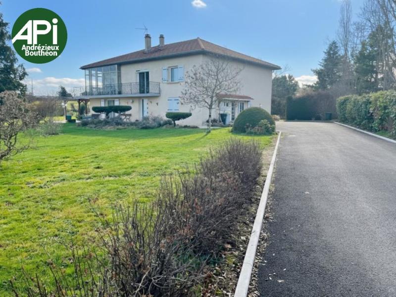 Maison - 202 m² - 6 pièces