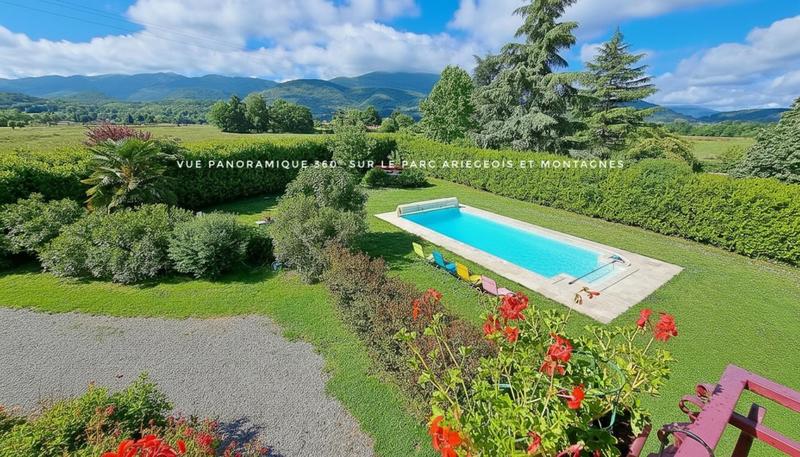 Demeure - 247 m² - 9 pièces