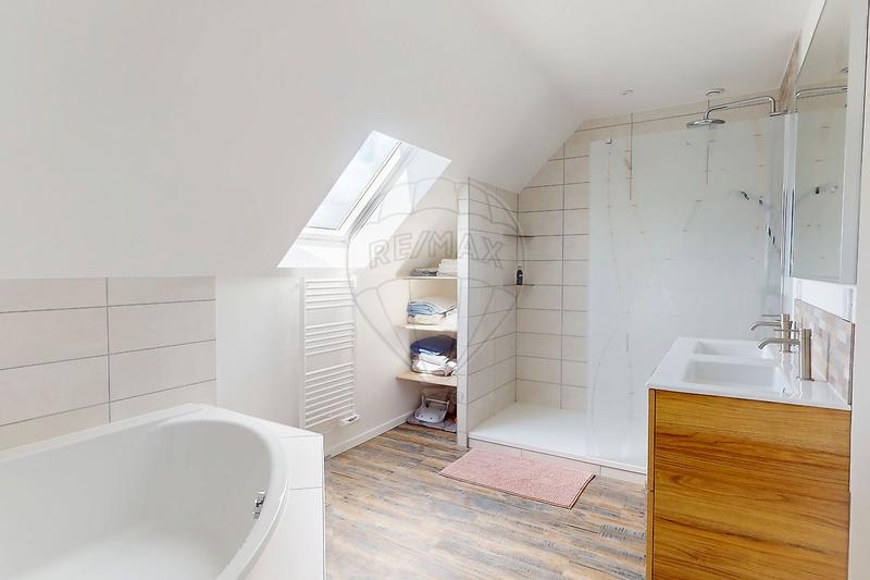 Maison - 156 m² - 5 pièces