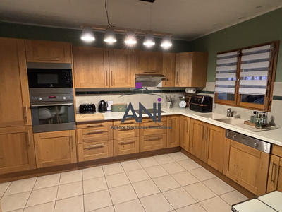 Maison - 204 m² - 7 pièces