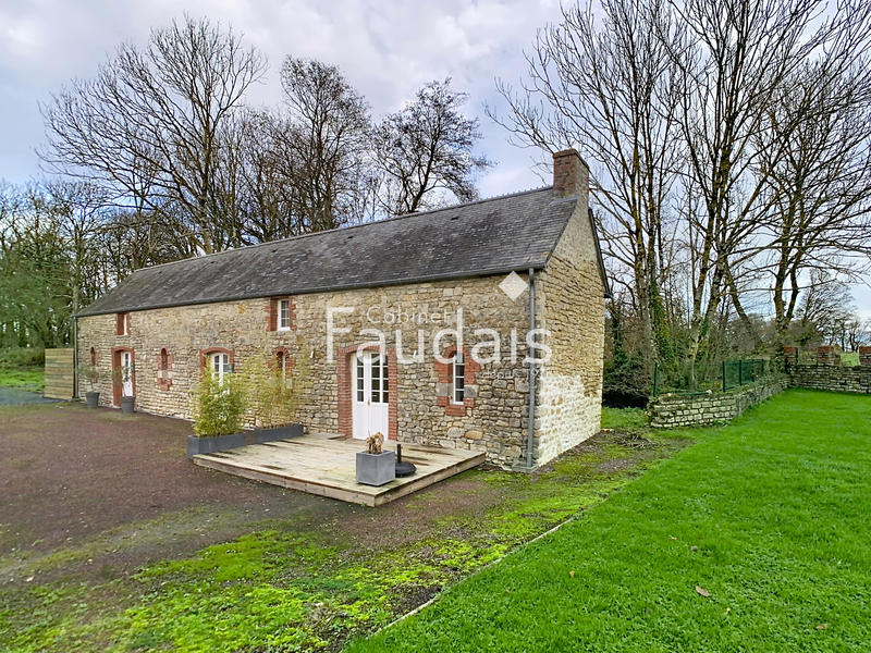 Propriété - 464 m² - 17 pièces