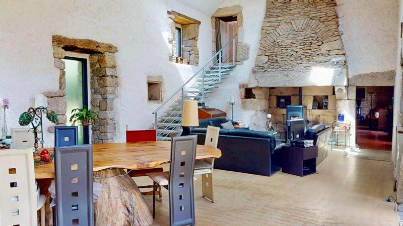 Maison - 247 m² - 7 pièces