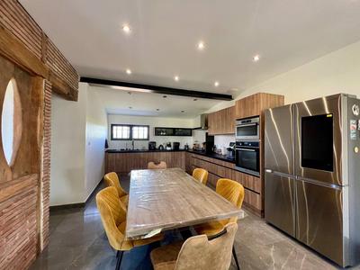 Maison traditionnelle - 184 m² - 7 pièces