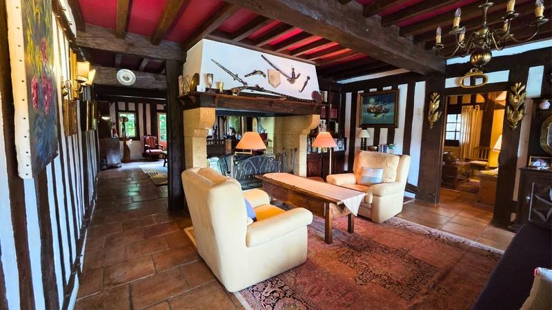 Propriété - 265 m² - 6 pièces