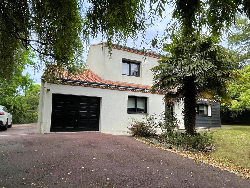 Villa - 155 m² - 6 pièces