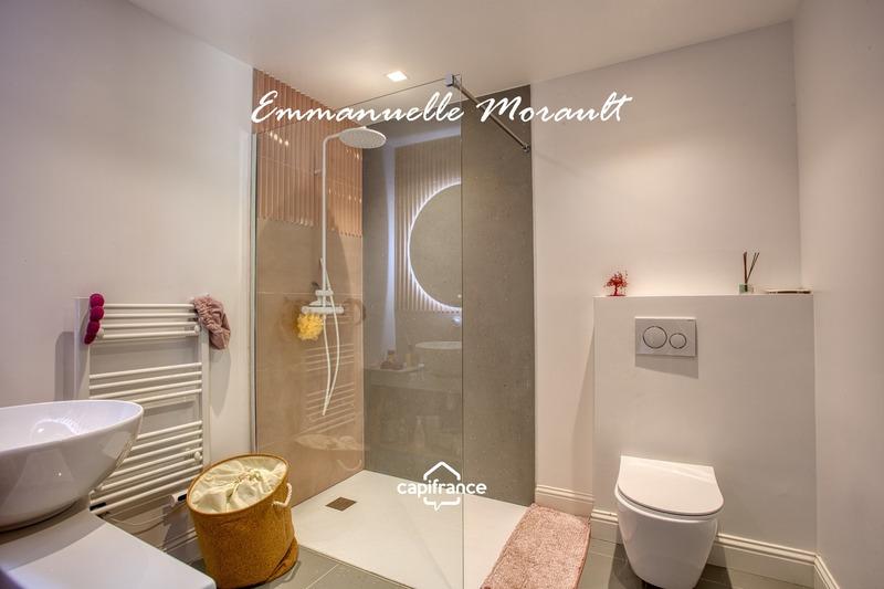 Propriété - 487 m² - 10 pièces
