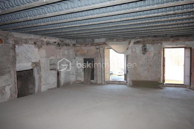 Maison de village - 150 m² - 2 pièces