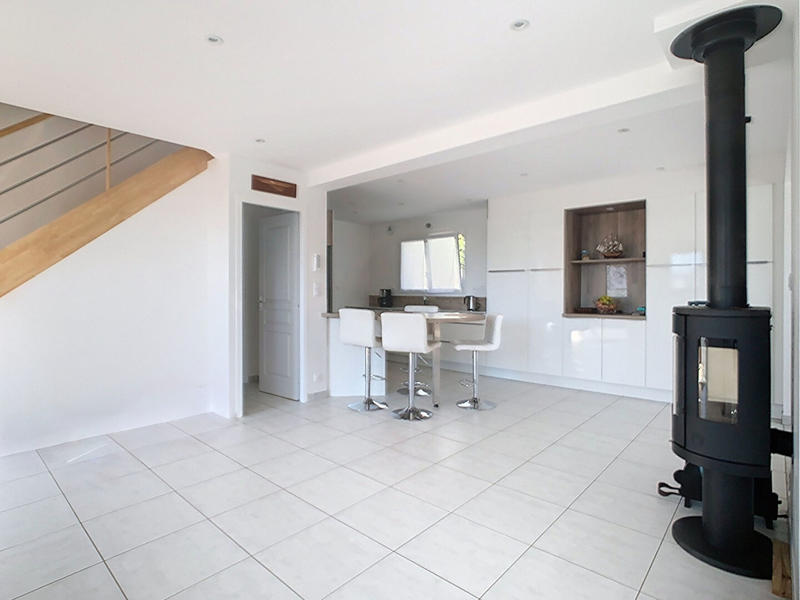 Maison - 168 m² - 9 pièces