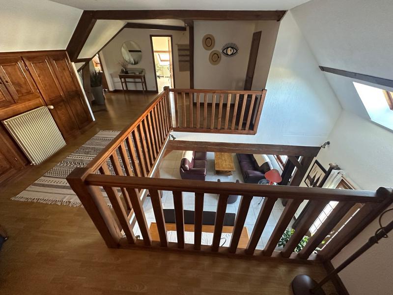 Maison - 260 m² - 8 pièces