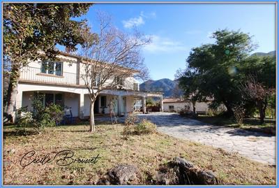 Maison - 210 m² - 7 pièces