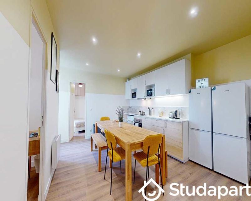 Chambre - 70 m² - 1 pièce