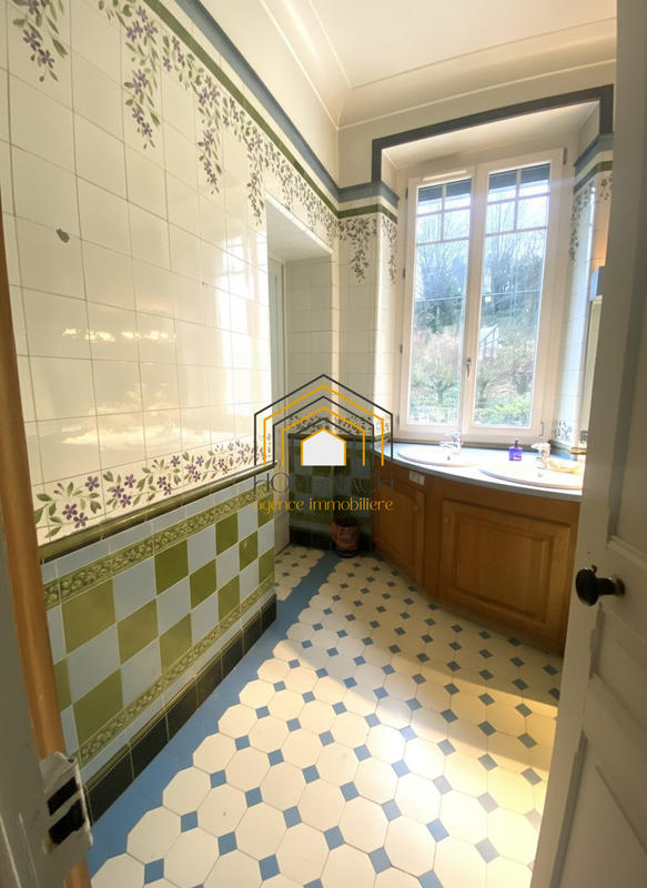 Villa - 203 m² - 8 pièces