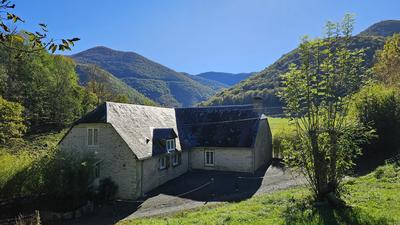 Maison - 172 m² - 9 pièces