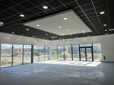 Local commercial - 230 m²