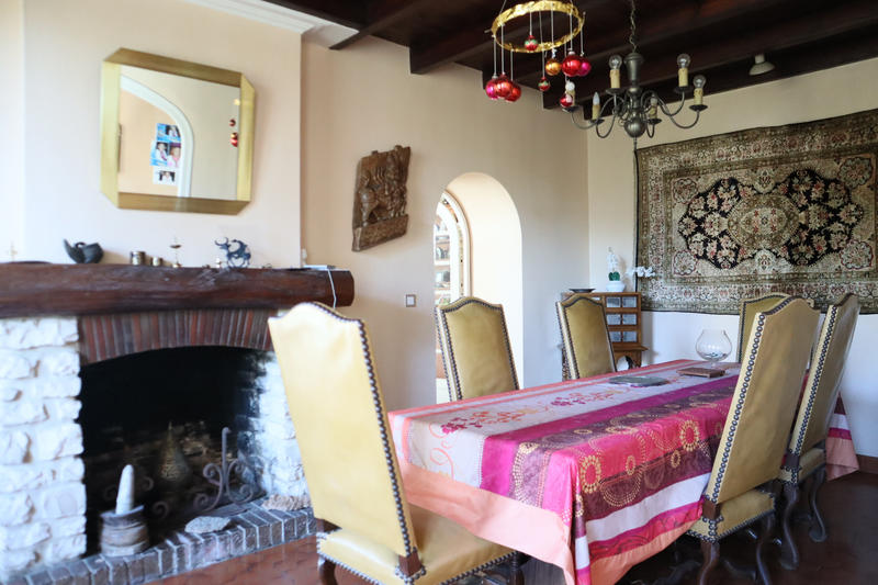 Maison - 242 m² - 7 pièces