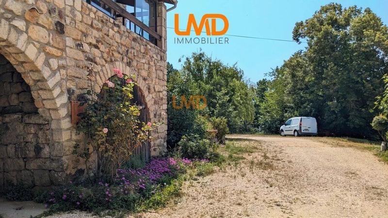 Mas - 430 m² - 20 pièces