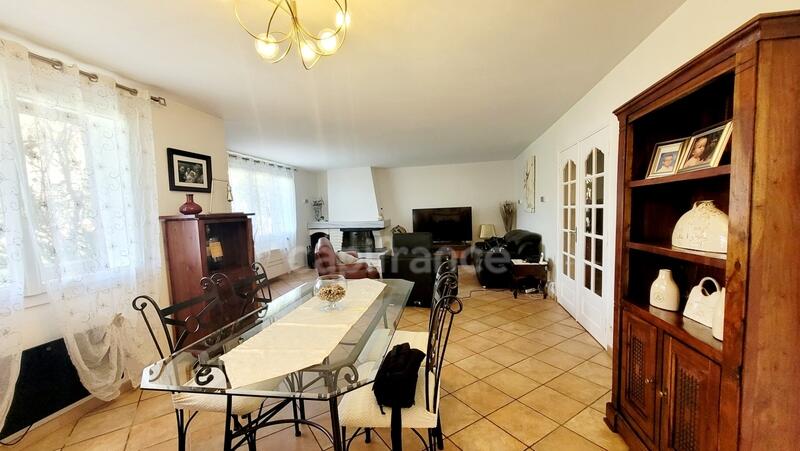 Villa - 247 m² - 9 pièces