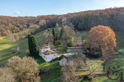 Maison - 196 m² - 6 pièces