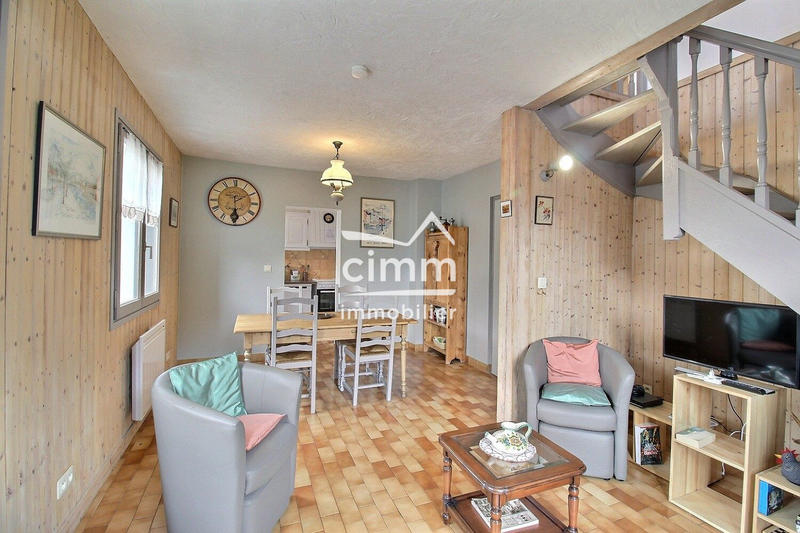 Maison - 273 m² - 10 pièces