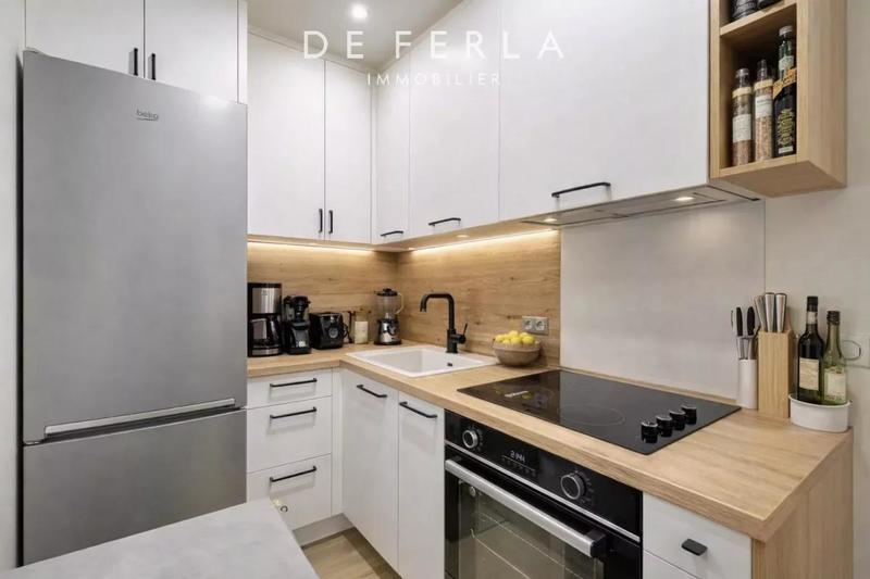 Studio - 48 m² - 1 pièce