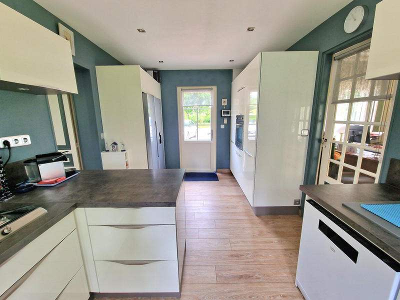 Maison - 200 m² - 8 pièces