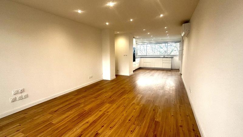 Appartement - 95 m² - 5 pièces