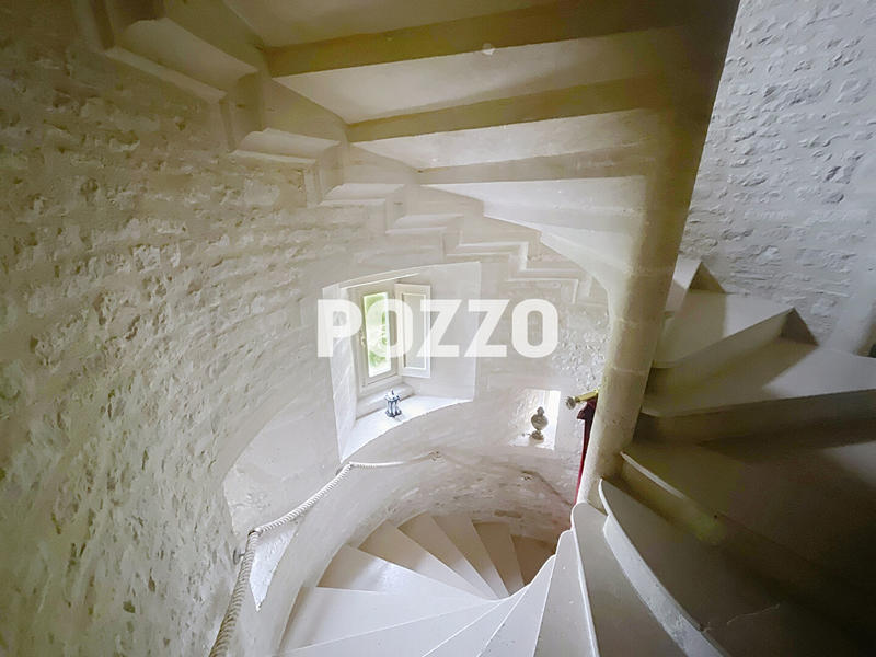 Maison - 480 m² - 17 pièces