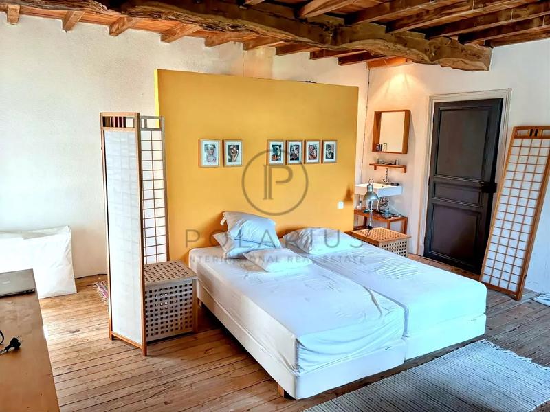 Villa - 253 m² - 8 pièces