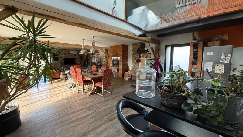 Maison - 195 m² - 6 pièces